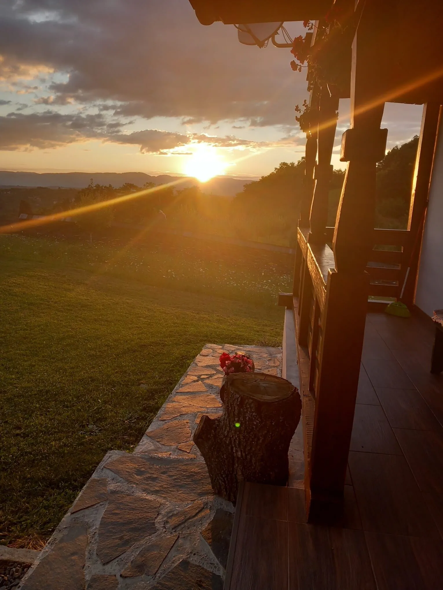 Pensiunea Casa Din Deal Văleni – Văleni, România