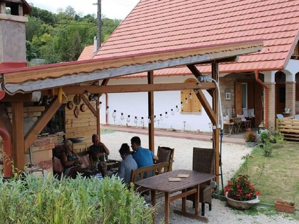 Balatonendrédi Vendégház – Balatonendréd, Ungaria