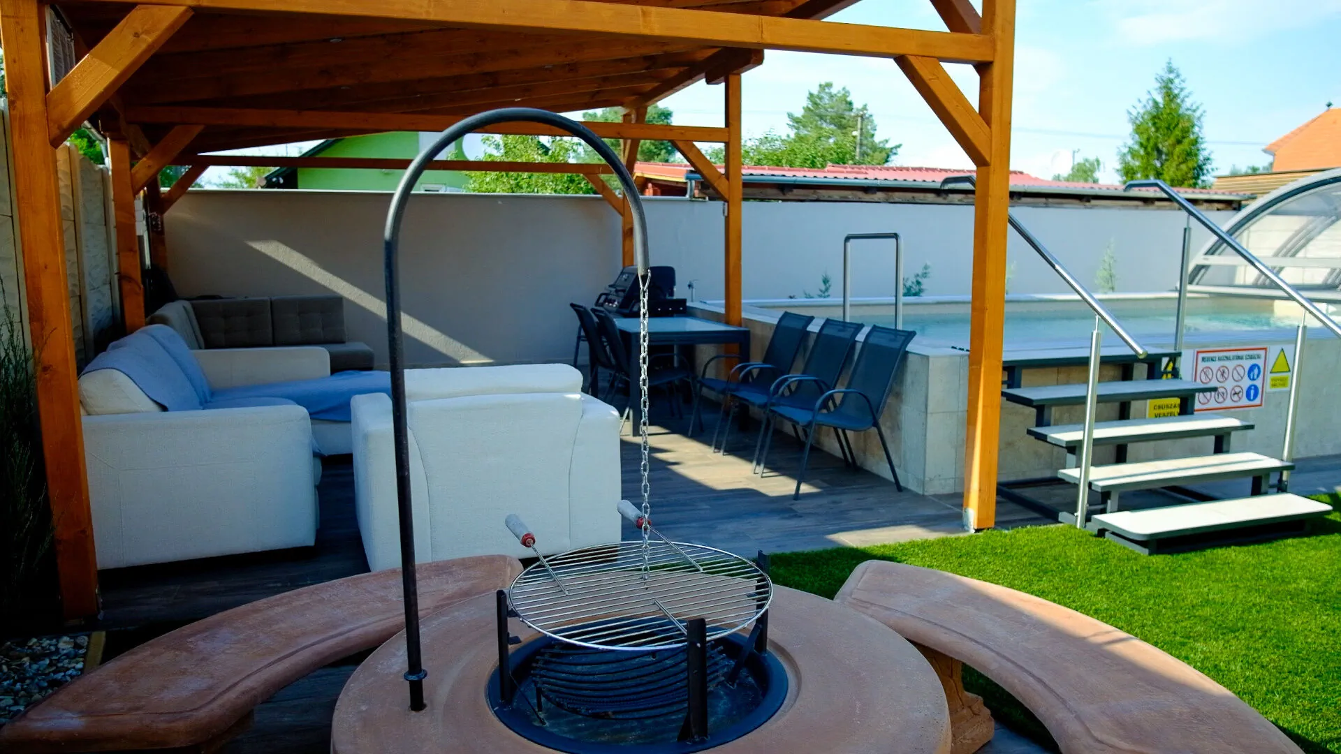 Luxvil Apartman Balatonkeresztúr – Balatonkeresztúr, Ungaria