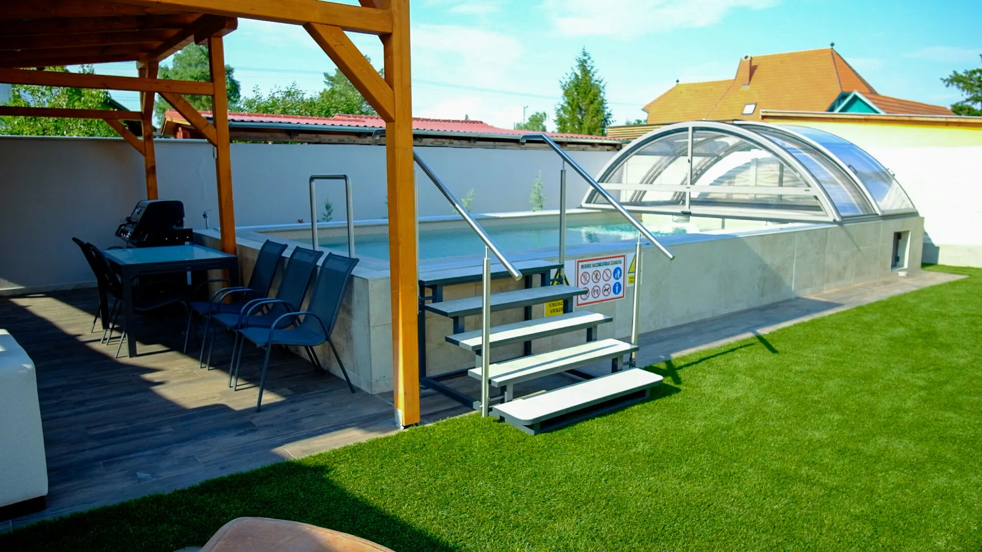 Luxvil Apartman Balatonkeresztúr – Balatonkeresztúr, Ungaria