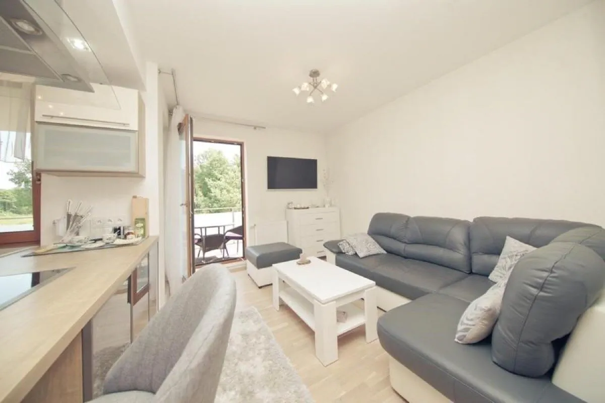 Słoneczny apartament z dużym tarasem tuż przy lesie – Ełk, Polska