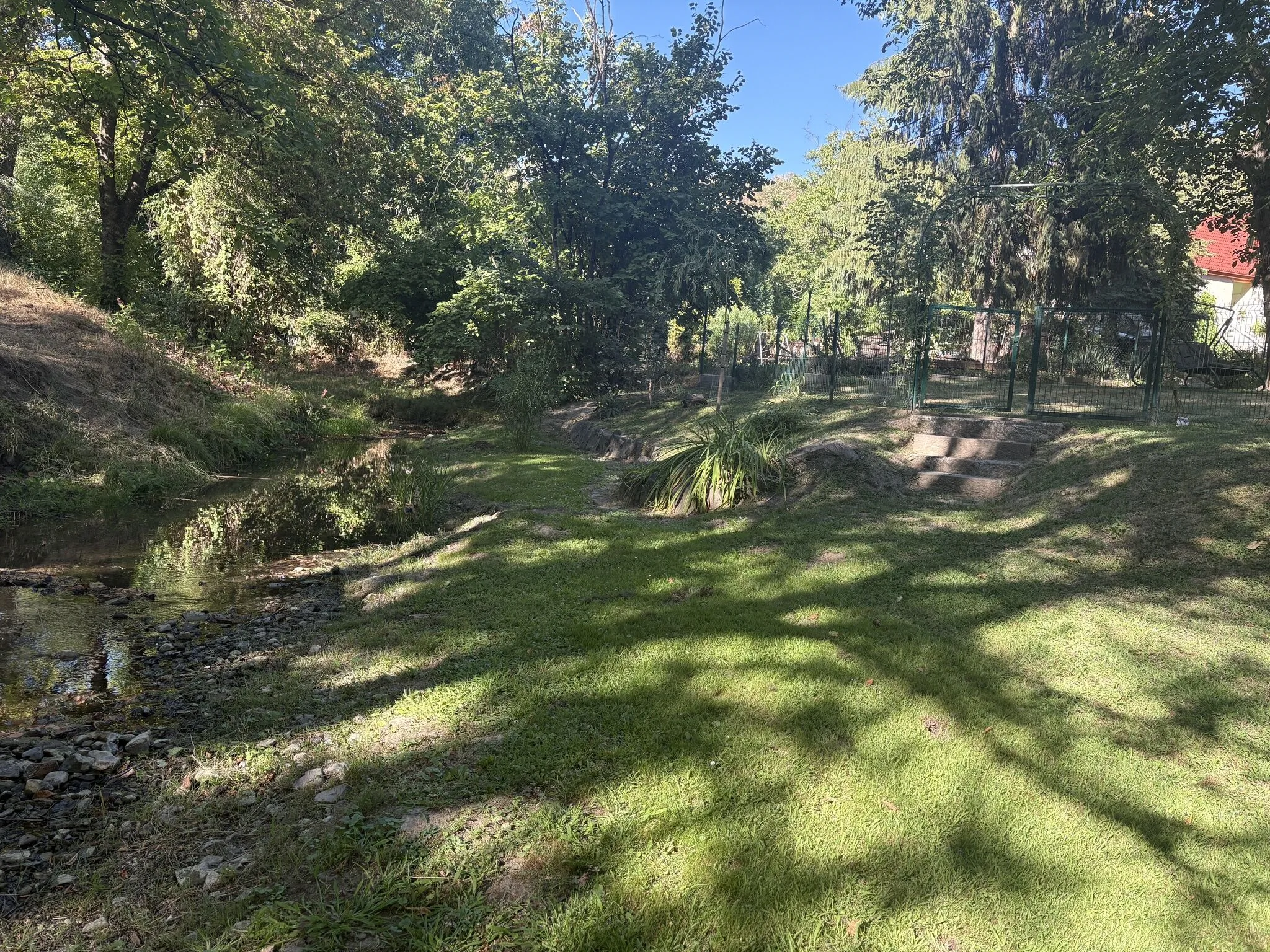 Szuterén Apartmanház Zebegény - foto 10