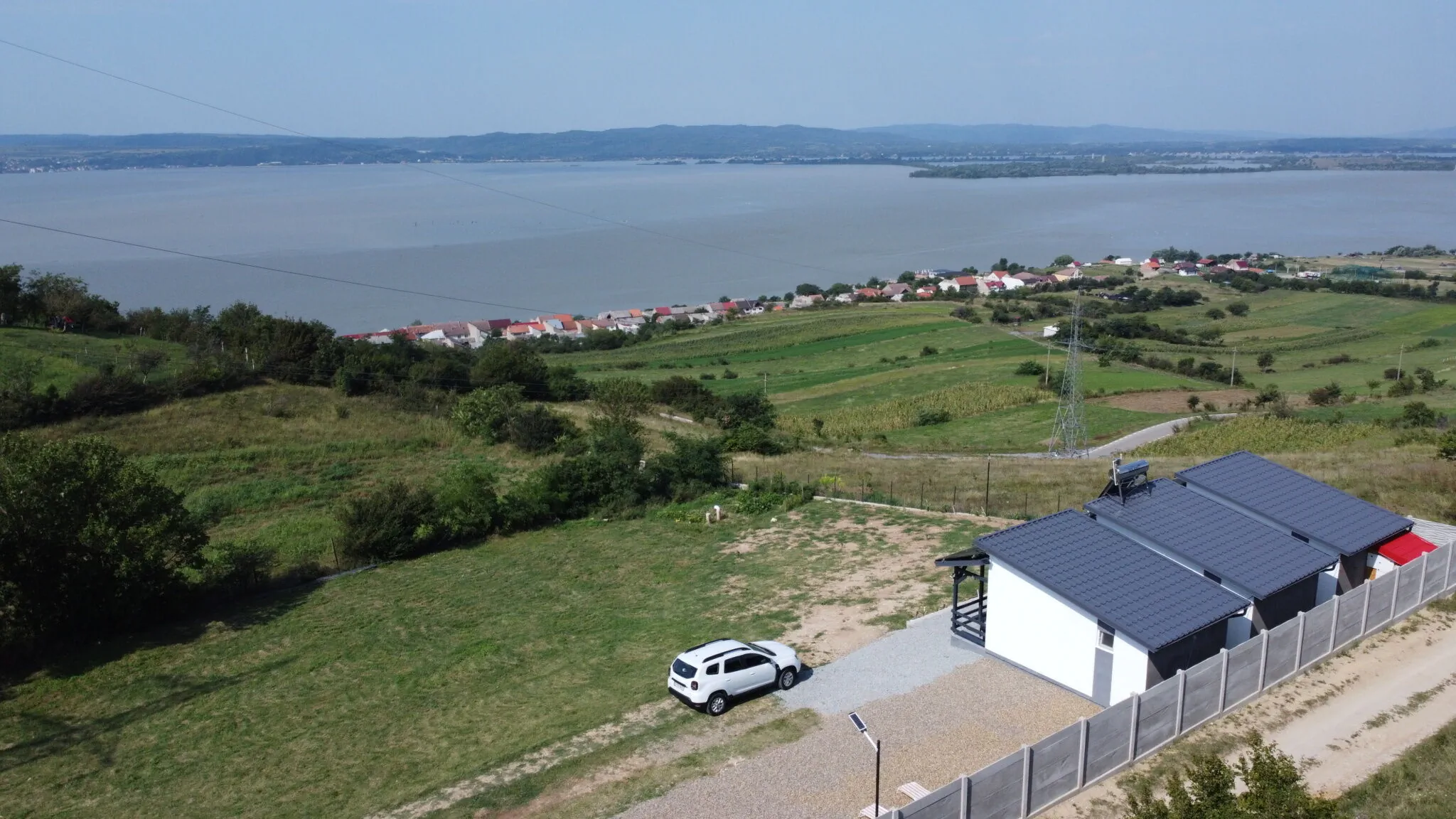 Panoramic House Coronini – Coronini, România