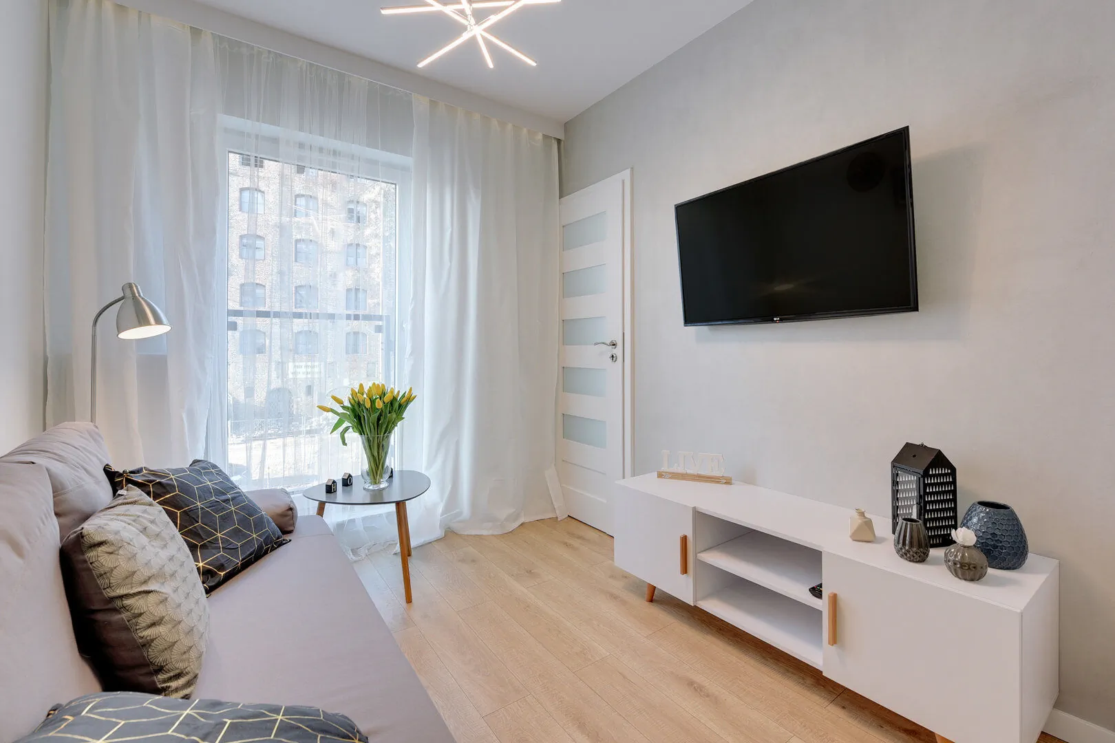 PLATINIUM LOFTS Chmielna 72 A - foto 1