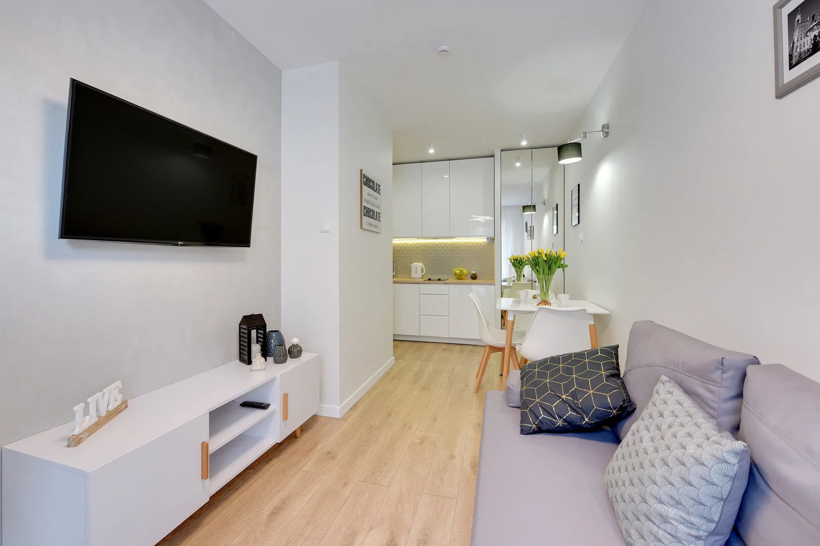 PLATINIUM LOFTS Chmielna 72 A - foto 4