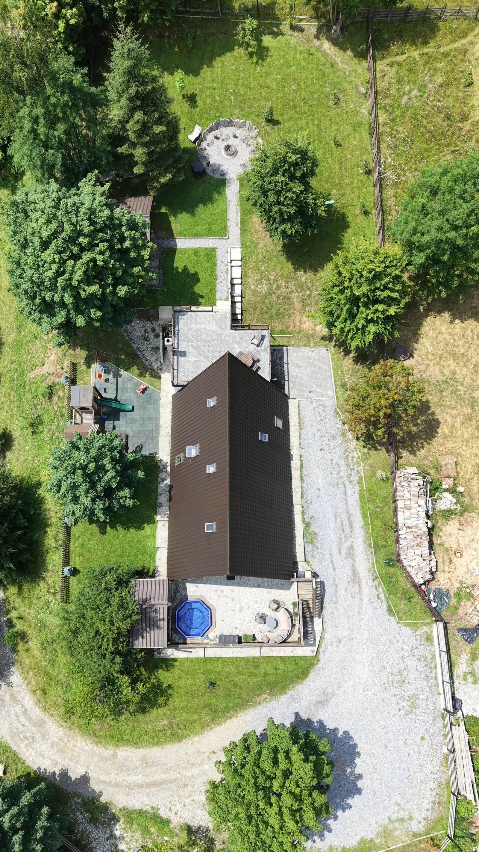 Ascape Kabin Broșteni – Broşteni, Rumunia