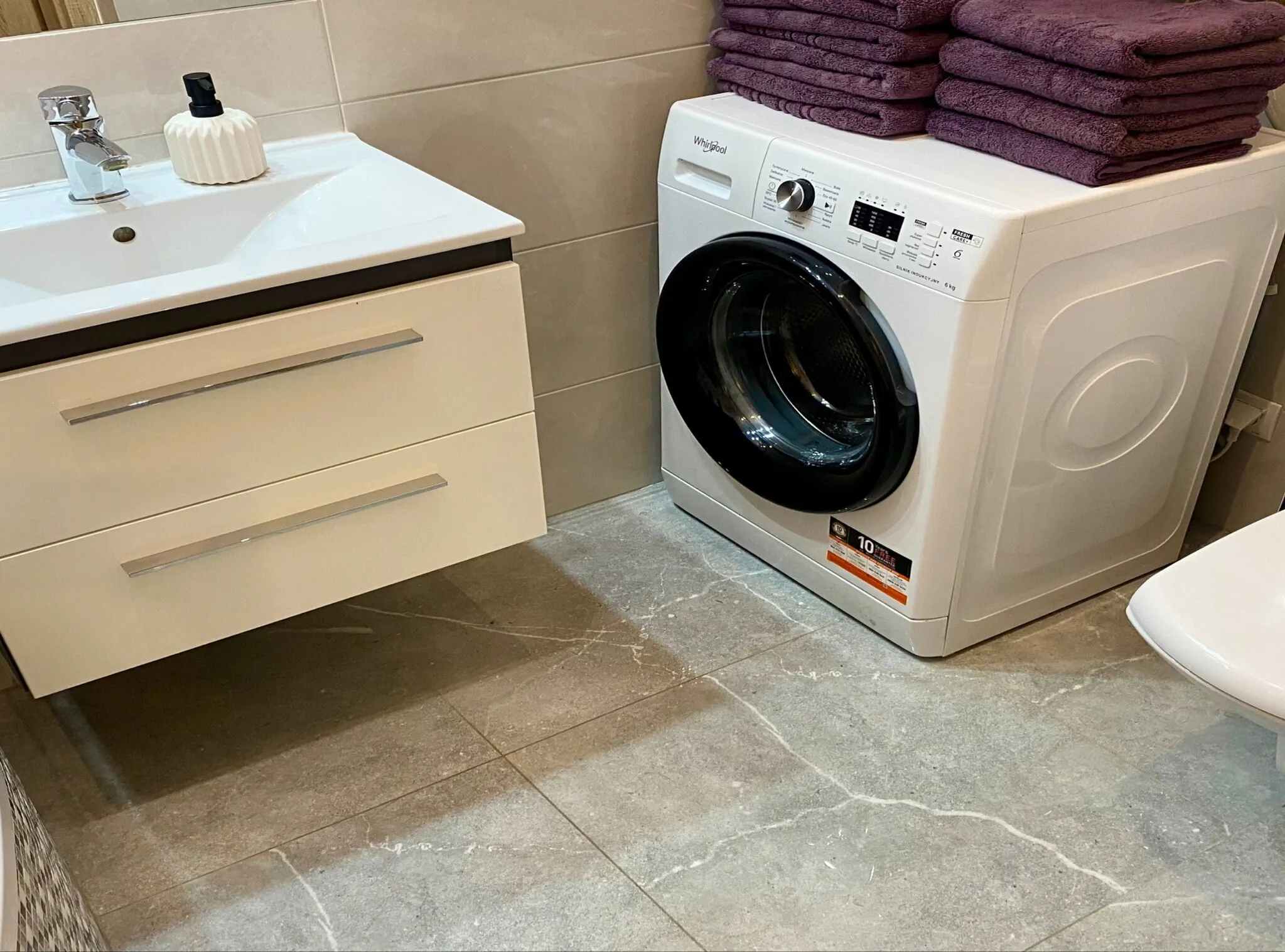 Project Comfort Apartament Bohaterów 12/7  – Warszawa, Polska