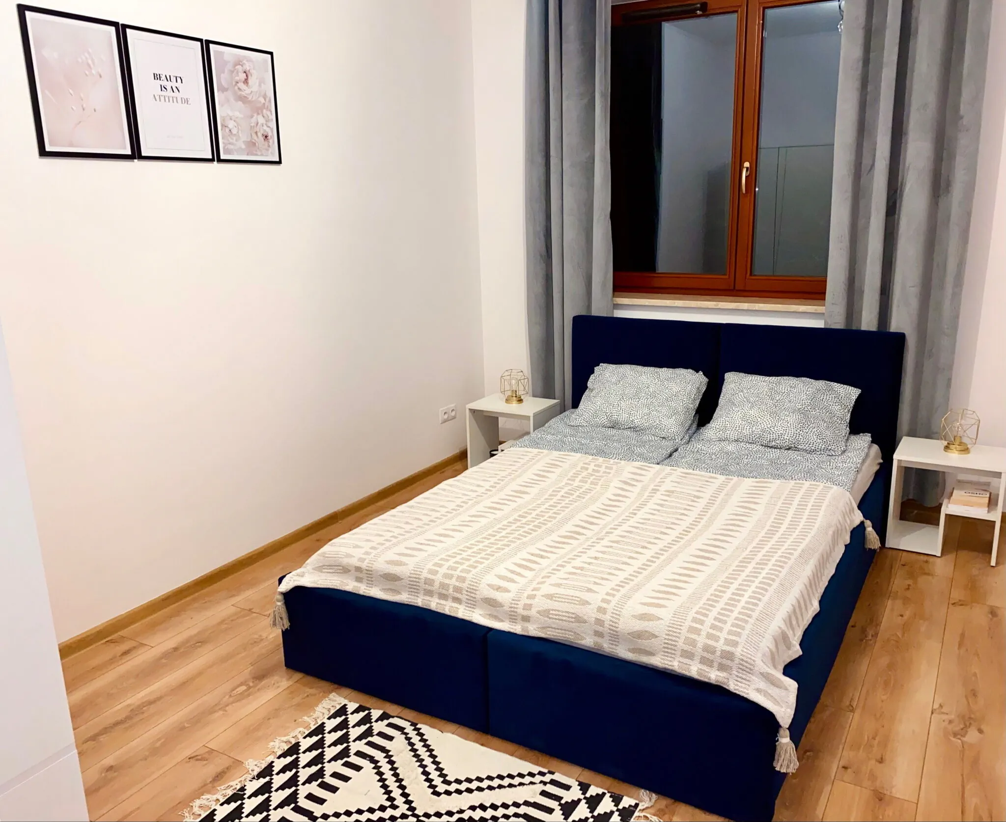 Project Comfort Apartament Bohaterów 12/7  – Warszawa, Polska