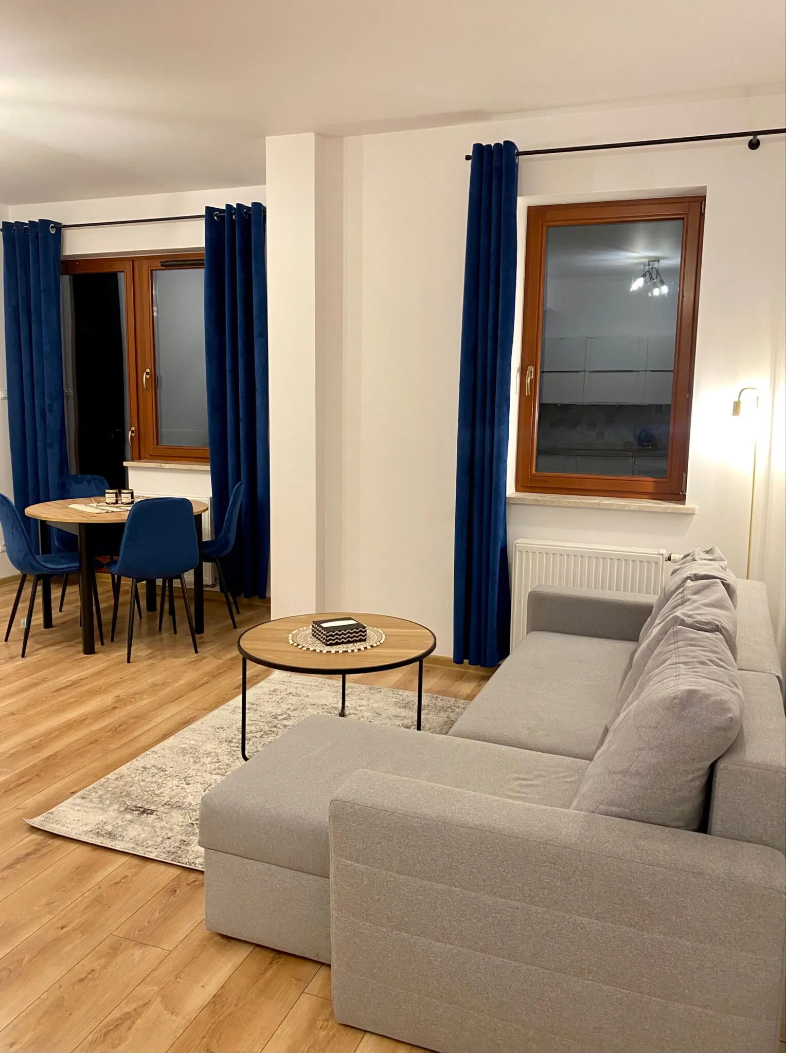 Project Comfort Apartament Bohaterów 12/7  – Warszawa, Polska