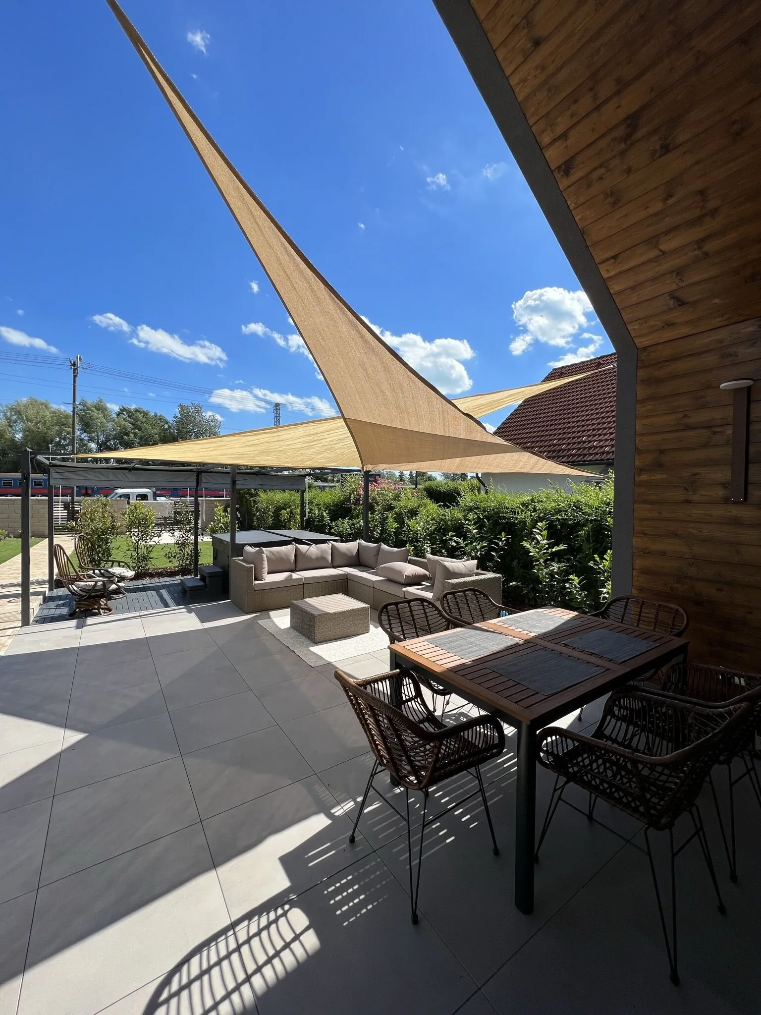 Beige Villa Balatonkenese – Balatonkenese, Ungaria