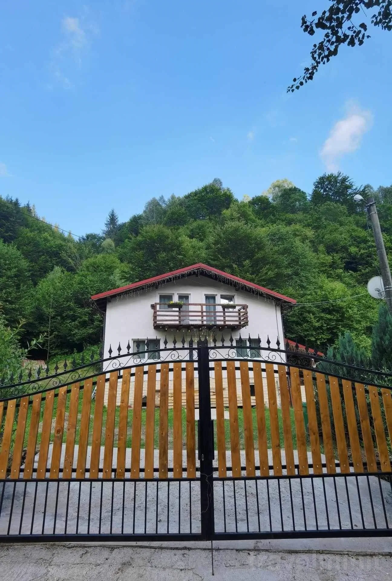 Di&D House Bănița – Comuna Băniţa, România