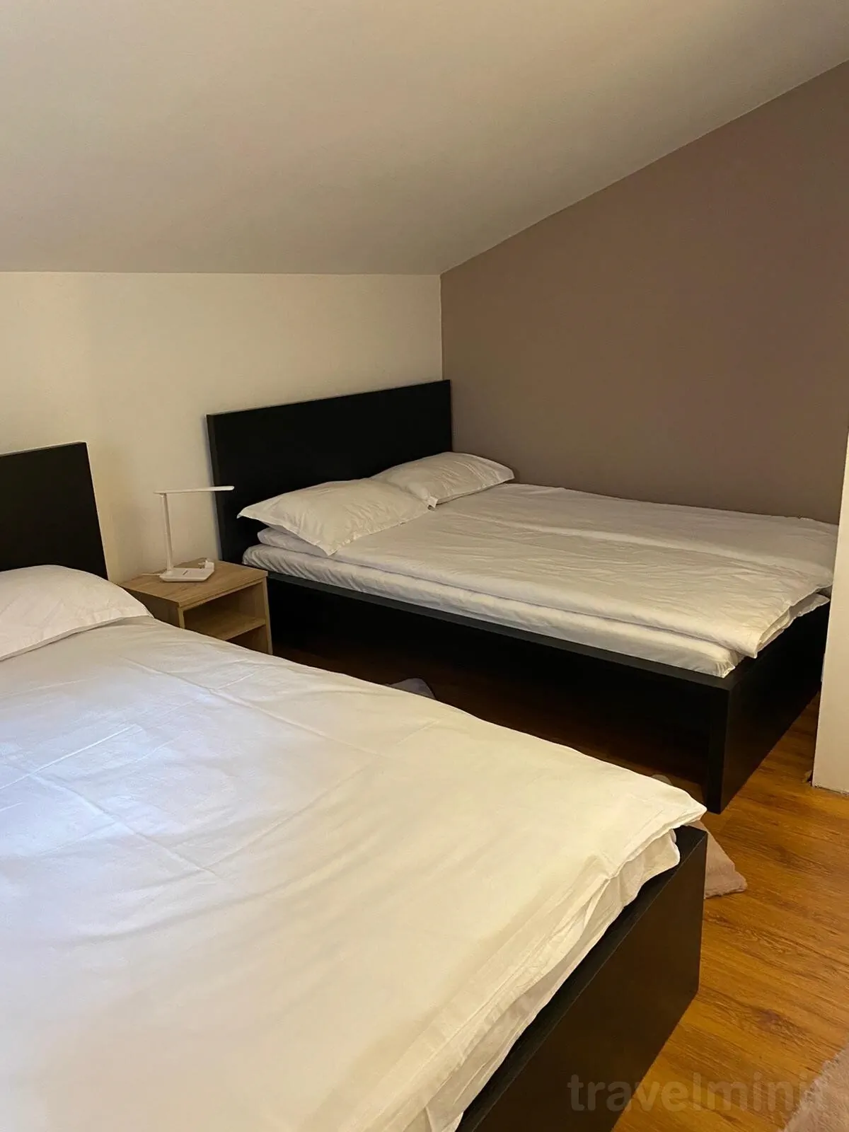 Di&D House Bănița – Comuna Băniţa, România