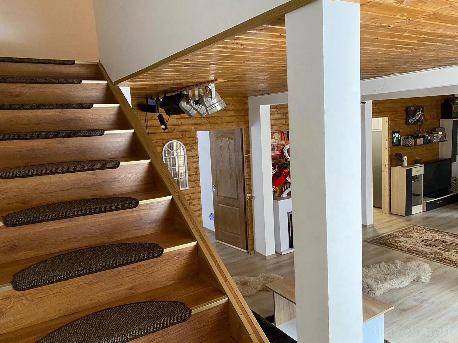 Di&D House Bănița – Comuna Băniţa, România