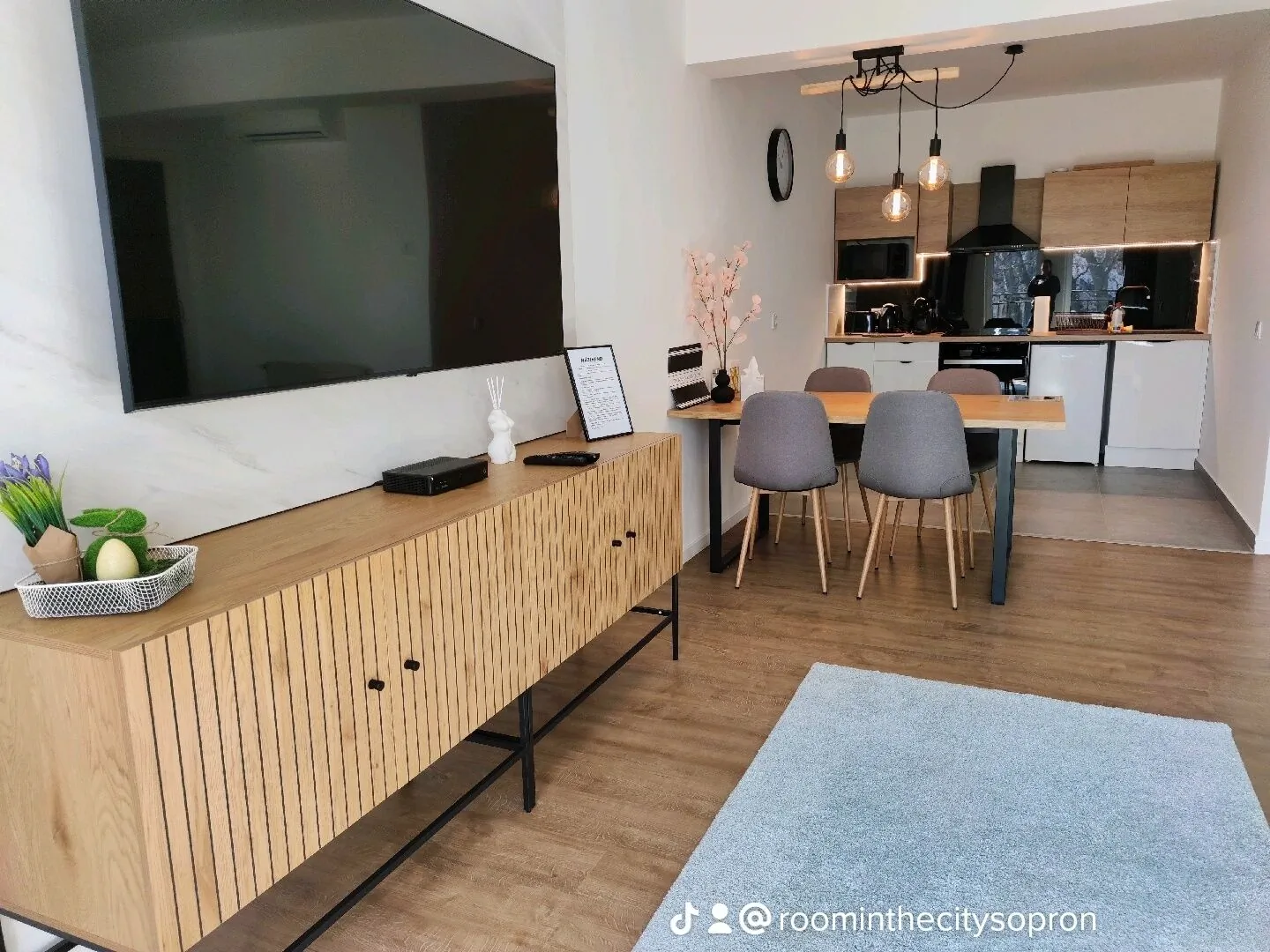 Room In The City 2 Apartman Sopron – Sopron, Ungaria