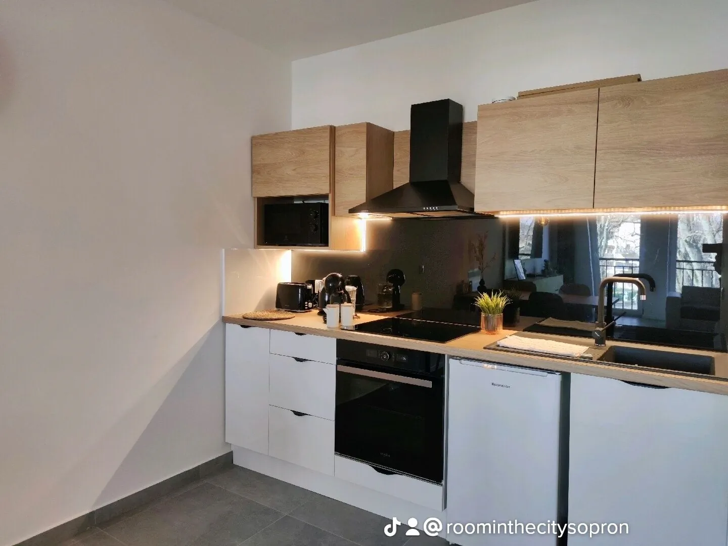 Room In The City 2 Apartman Sopron – Sopron, Ungaria