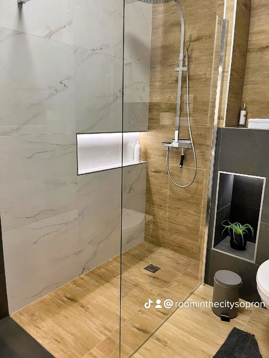 Room In The City 2 Apartman Sopron – Sopron, Ungaria