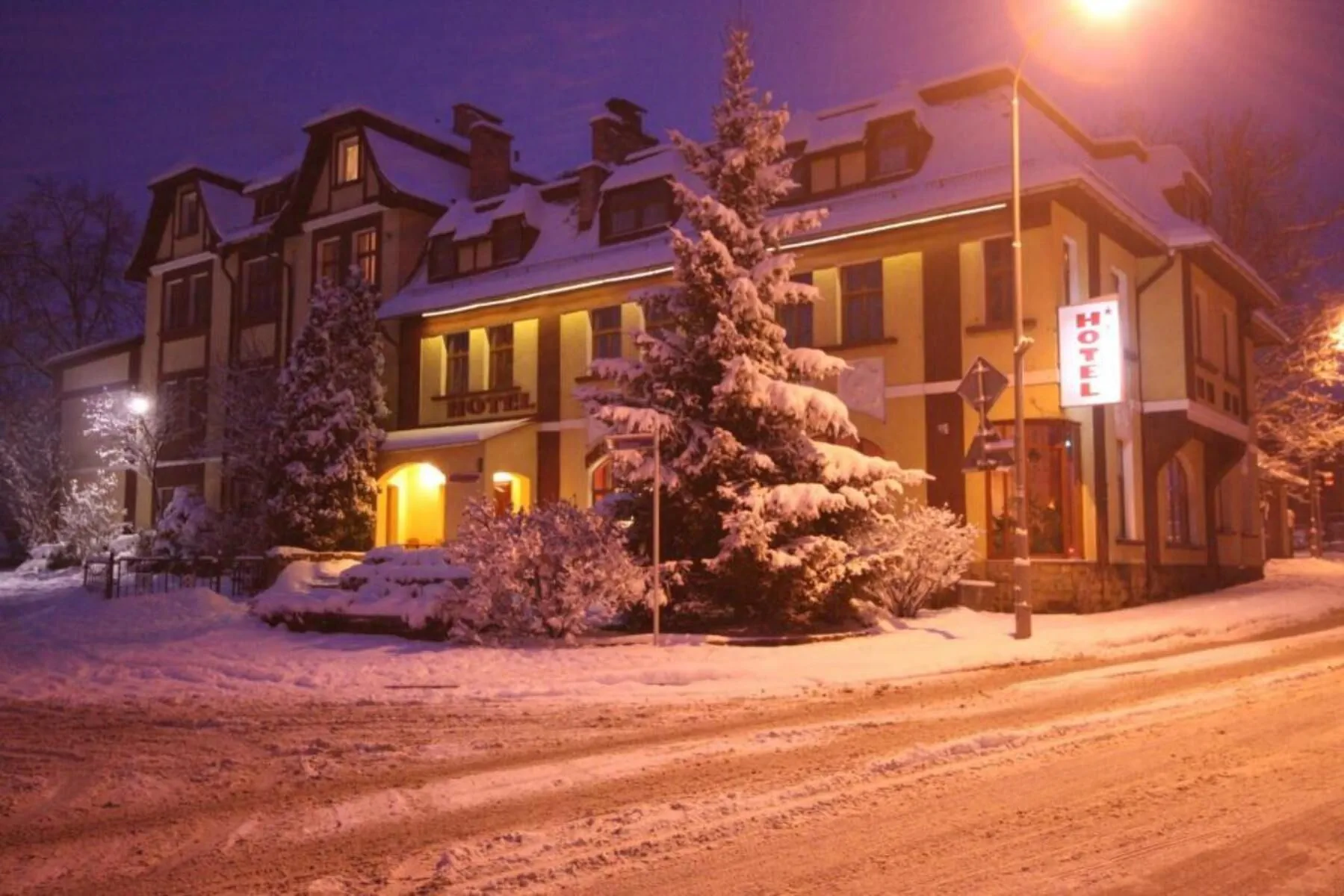 Hotel Karkonosze Kamienna Góra - foto 10