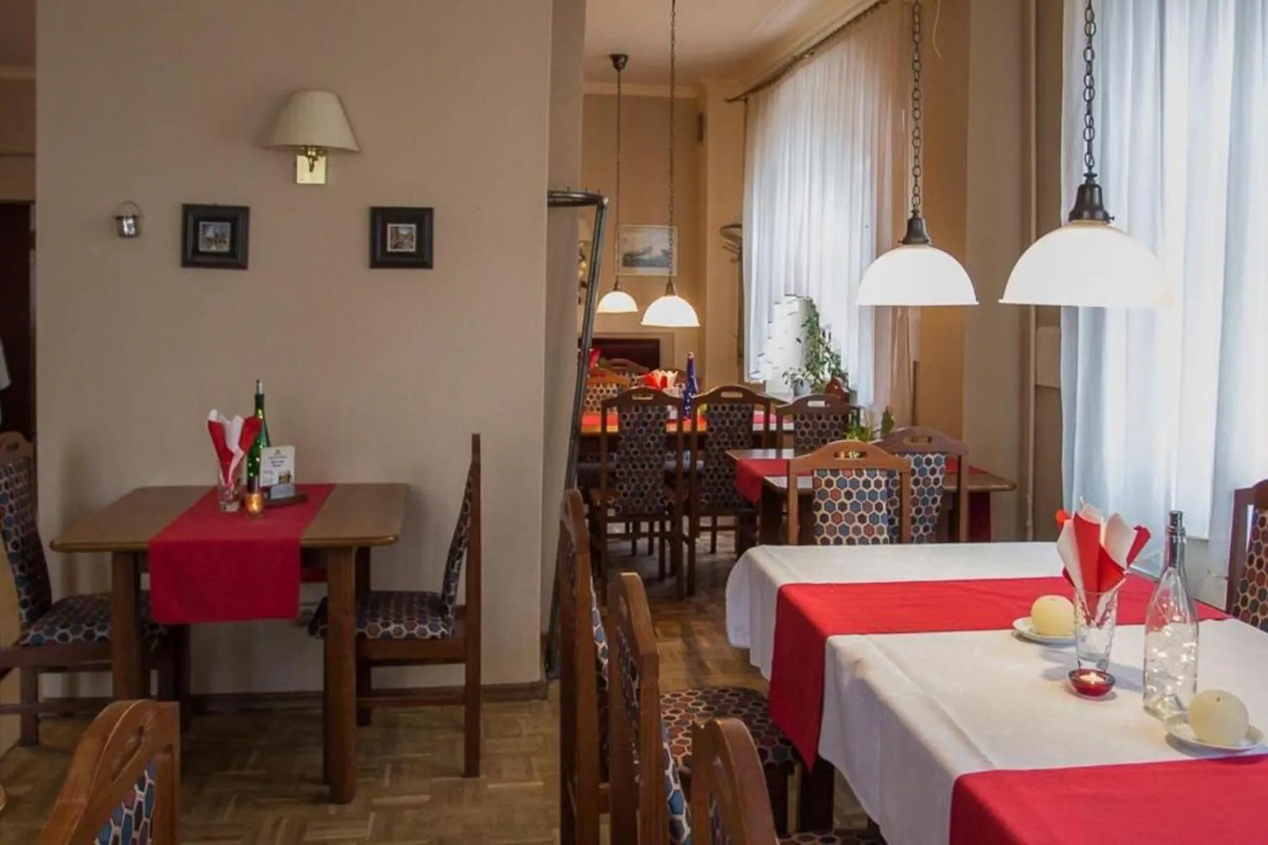 Hotel Karkonosze Kamienna Góra - foto 2