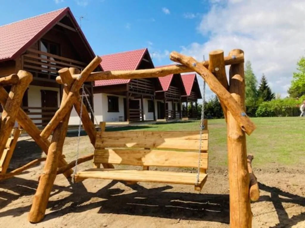 KALINOWY SAD DOMKI z JACUZZI i SAUNĄ MIKOŁAJKI  – Mikołajki, Polska
