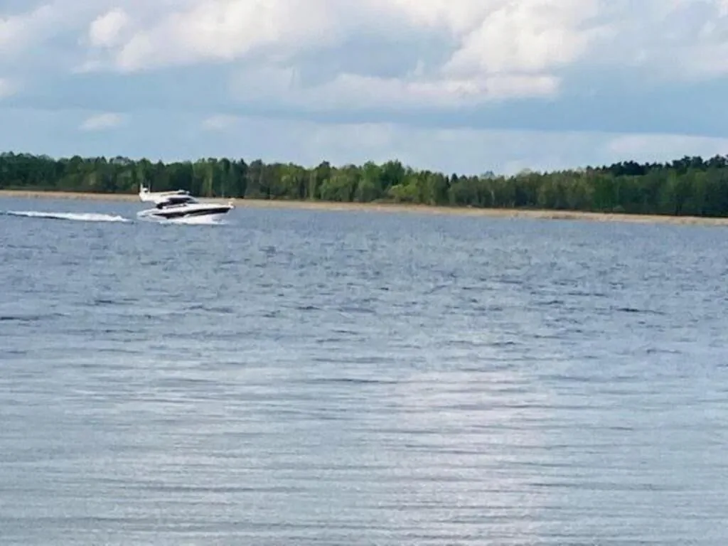 KALINOWY SAD DOMKI z JACUZZI i SAUNĄ MIKOŁAJKI  – Mikołajki, Polska