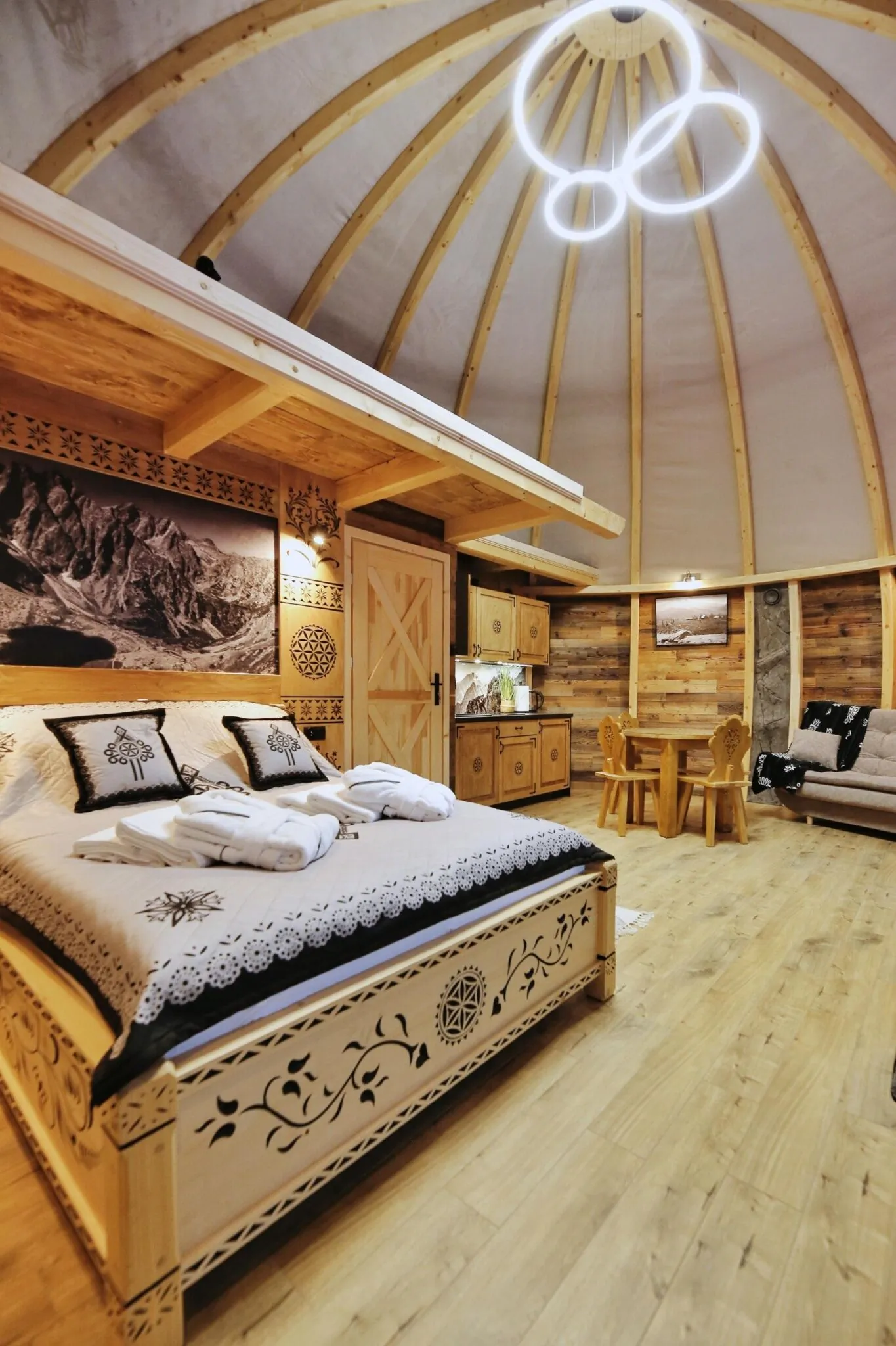 Tatry Mountain Glamp z jacuzzi Zakopane – Zakopane, Polska
