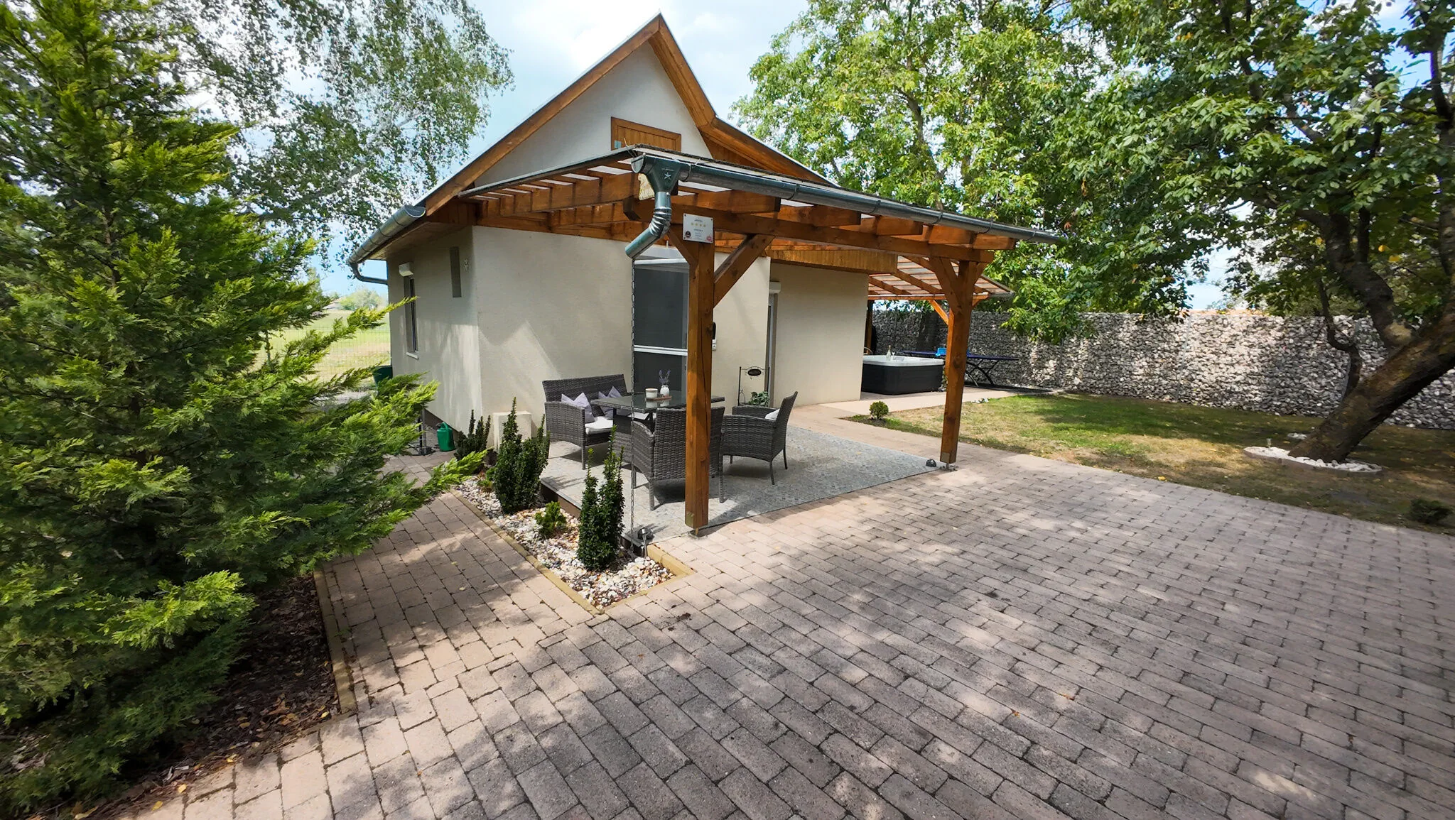 Apróka Relax Vendégház Balatonlelle – Balatonlelle, Ungaria