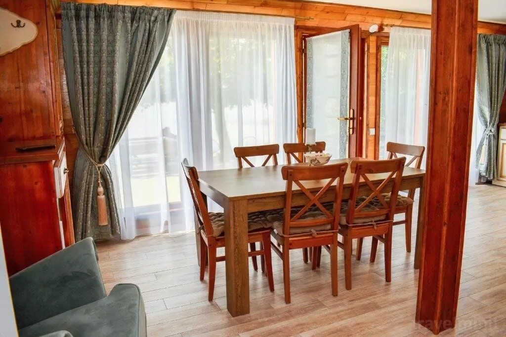 Cabana Kia Pojejena – Pojejena, România