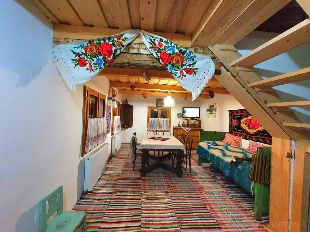 Casa Bunicii Toplița - foto 1