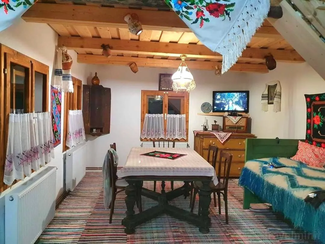 Casa Bunicii Toplița - foto 2