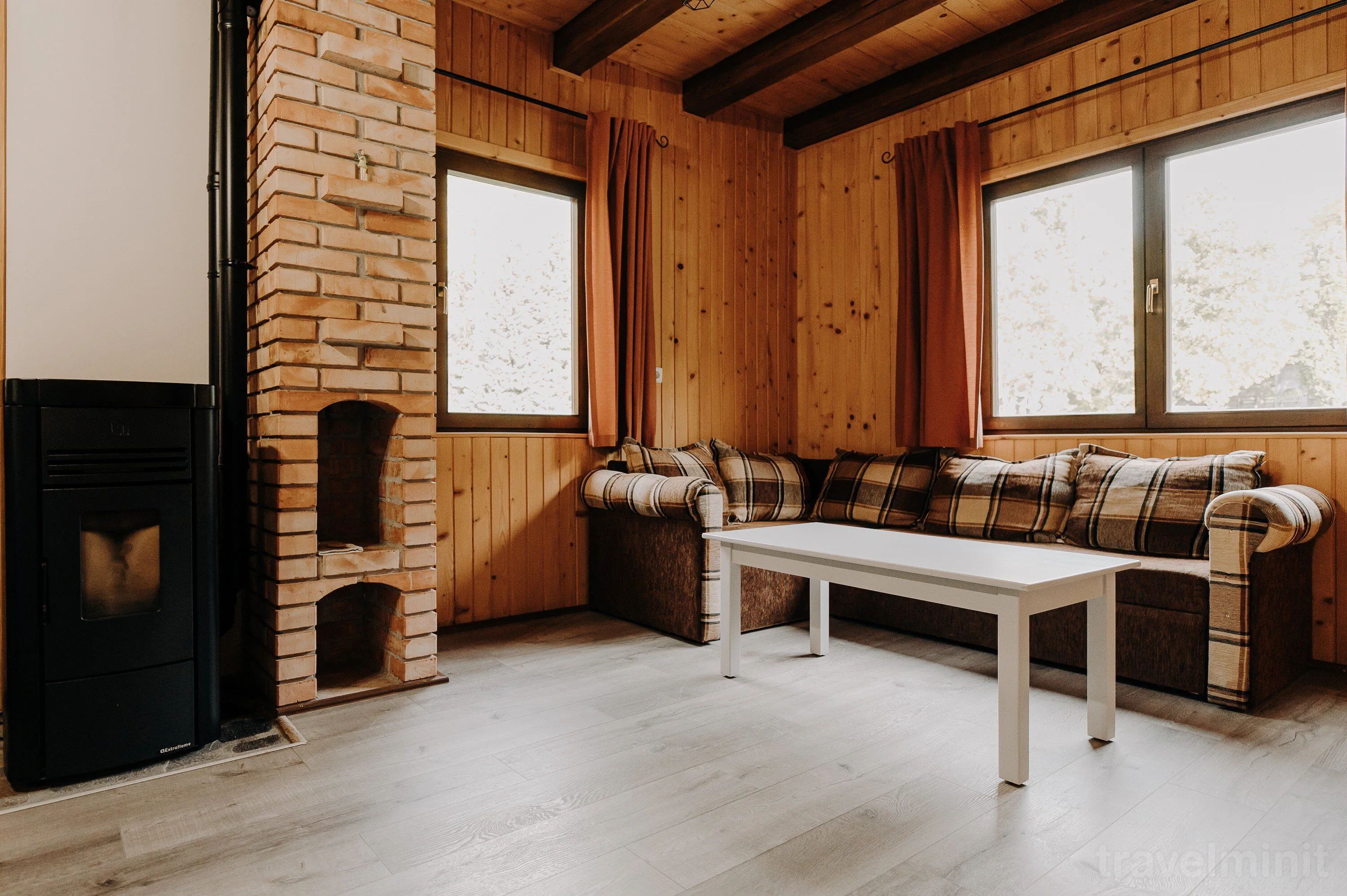 Cabana Turul Izvoare – Izvoare, România