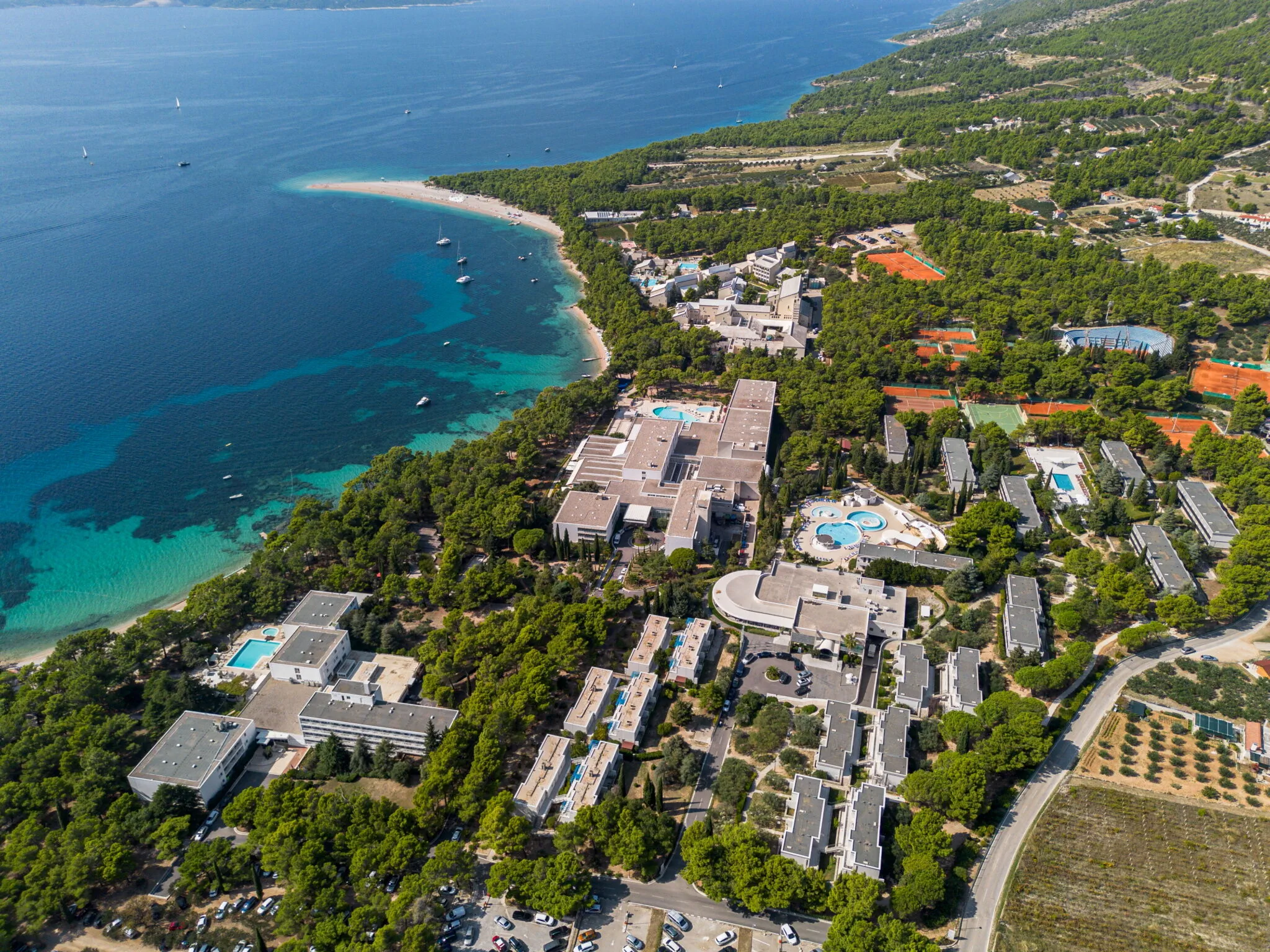 Bluesun Hotel Holiday Village Bonaca Bol  – Comuna Bol, Croația
