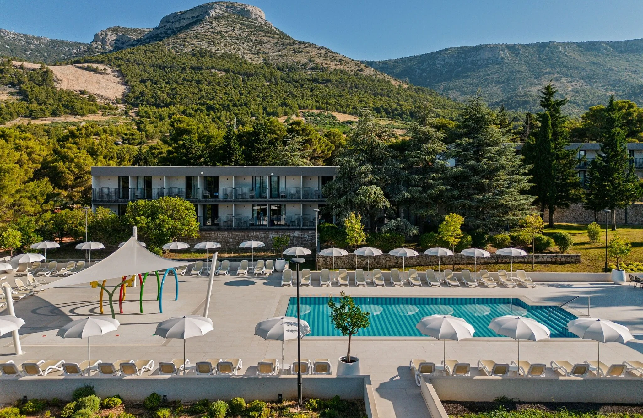 Bluesun Hotel Holiday Village Bonaca Bol  – Comuna Bol, Croația