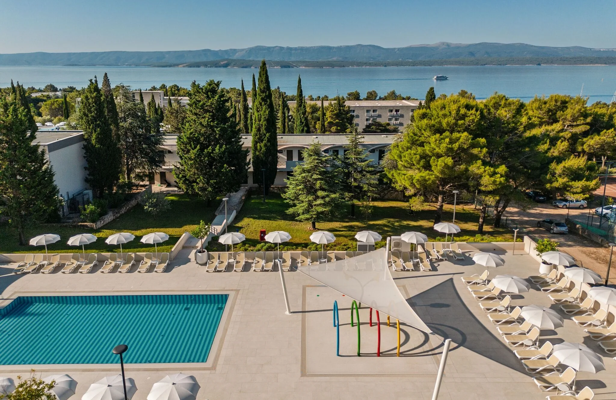 Bluesun Hotel Holiday Village Bonaca Bol  – Comuna Bol, Croația