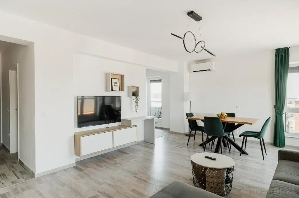 Skylark | Singapore Penthouse with Jacuzzi & Panoramic Brașov – Brașov, România
