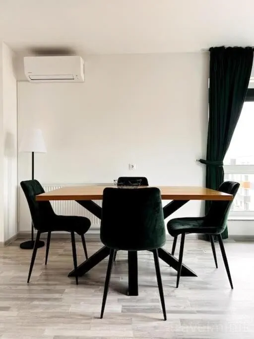 Skylark | Singapore Penthouse with Jacuzzi & Panoramic Brașov – Brașov, România