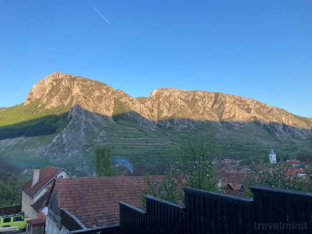 Long Rock Chalets Rimetea – Rimetea, România