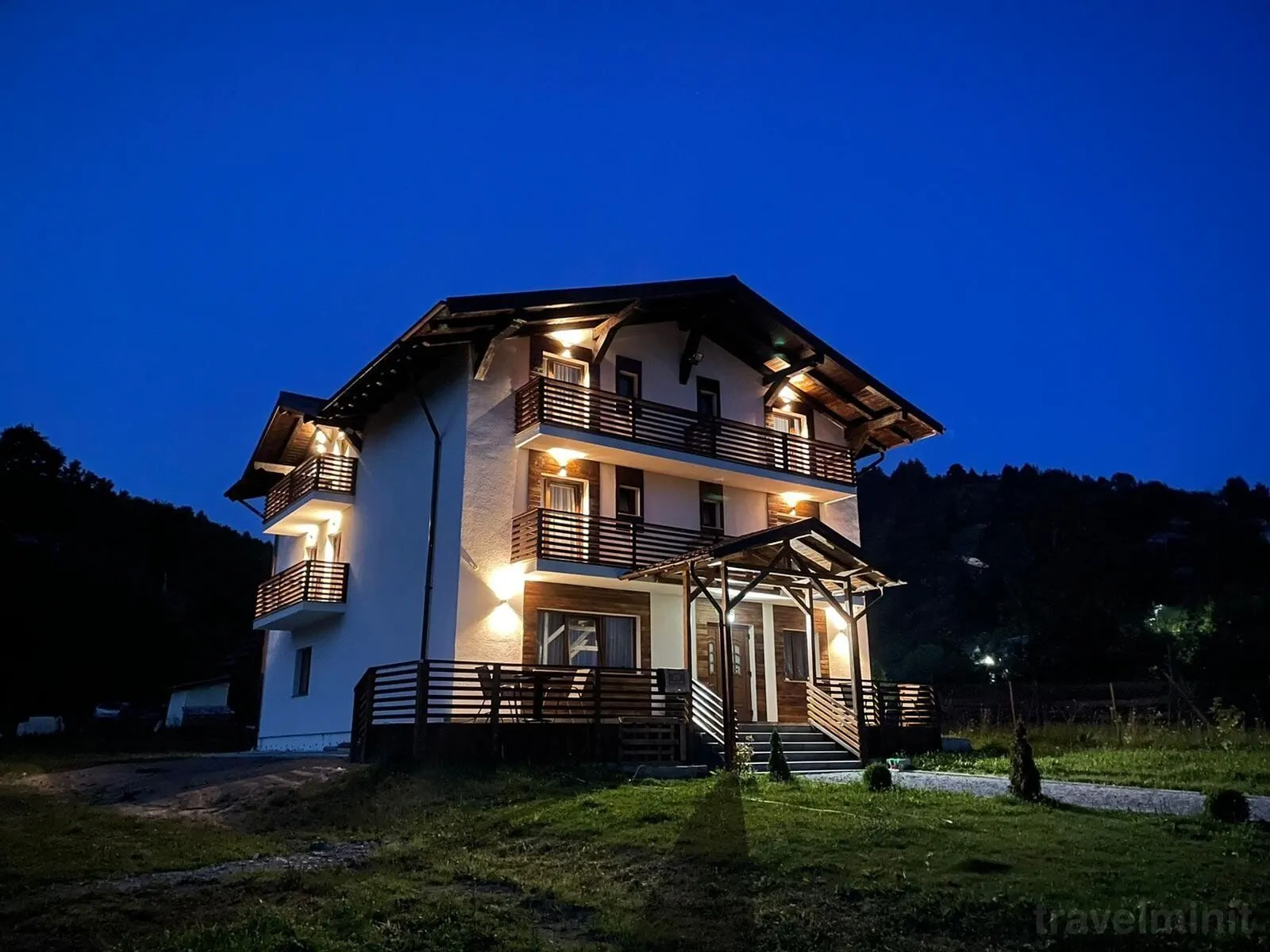 Pensiunea  ACASA LA VLADUȚ Borşa – Borşa, România