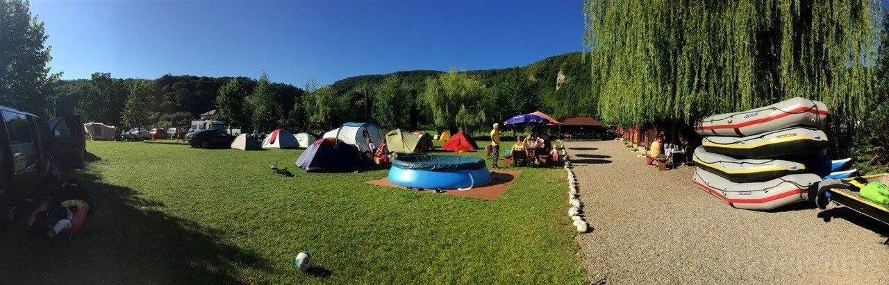 Rafting & Via Ferrata Base Camp Vadu Crișului – Vadu Crişului, România