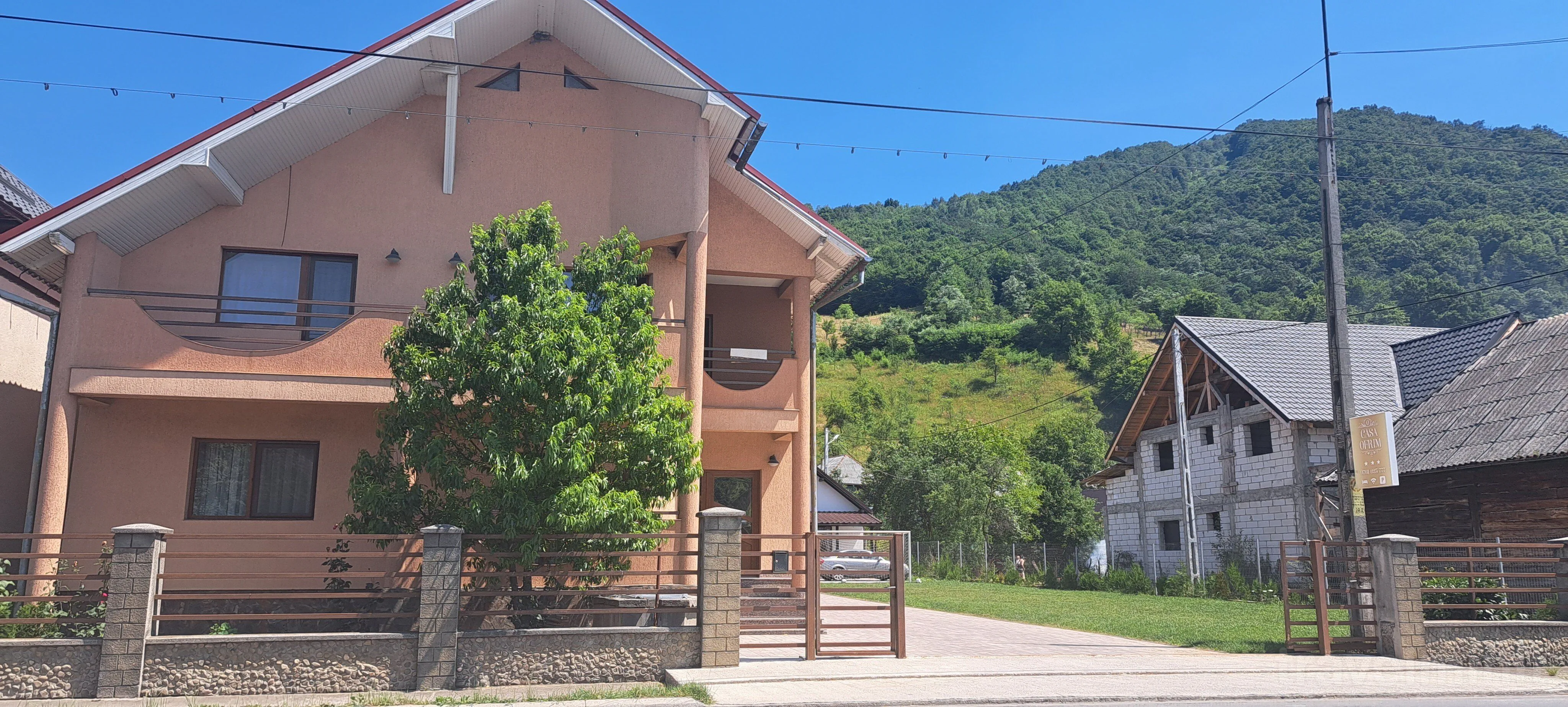 Casa Ofrim Bârsana – Bârsana, România