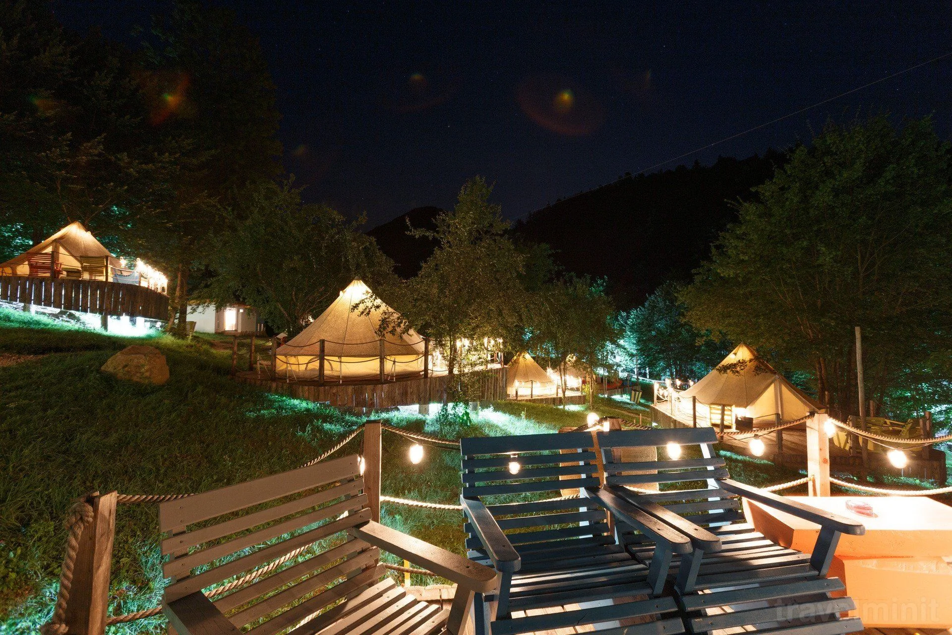 Green Camp - Adventure Glamping Gura Teghii – Gura Teghii, România