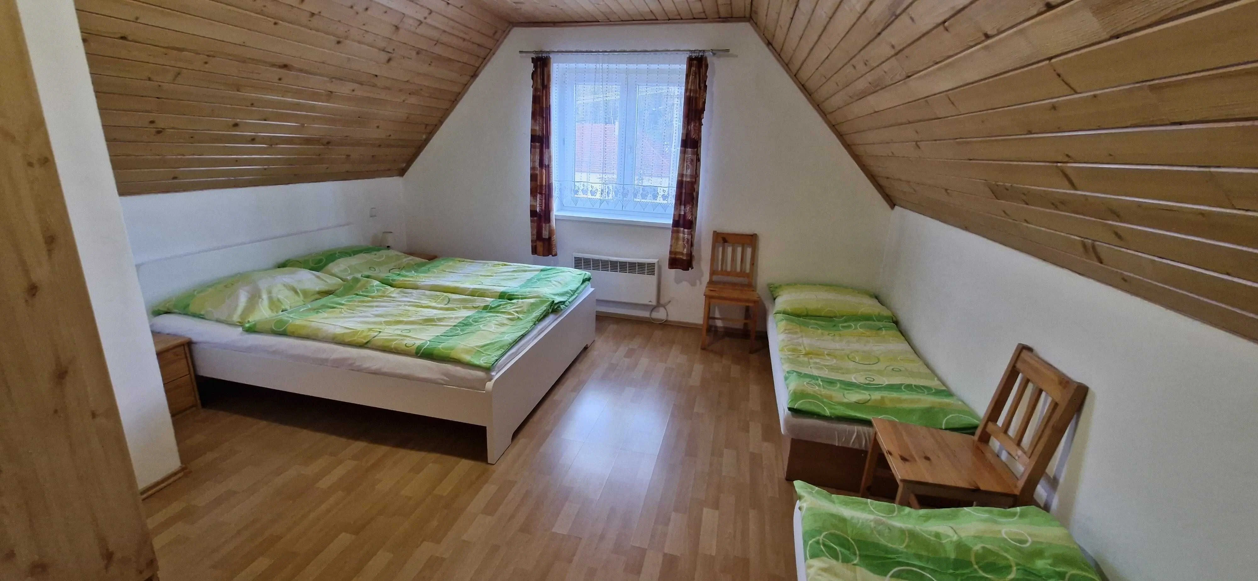 Vilka Cibulka a Chata Cesnačik Lžipovce – Ižipovce, Slovacia