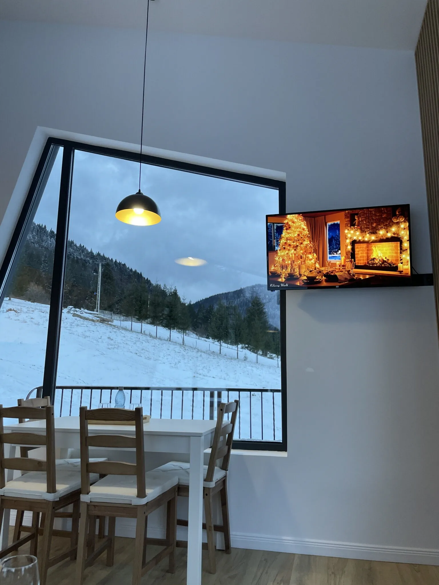 Tiny One cu Jacuzzi Lacu Roşu – Lacu Roşu, România