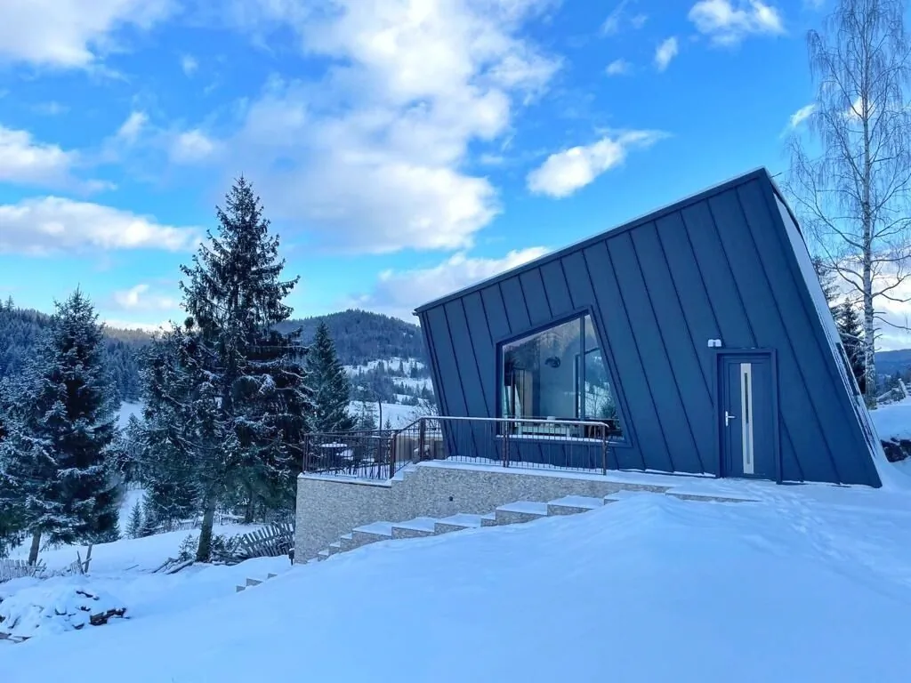 Tiny One cu Jacuzzi Lacu Roşu – Lacu Roşu, România