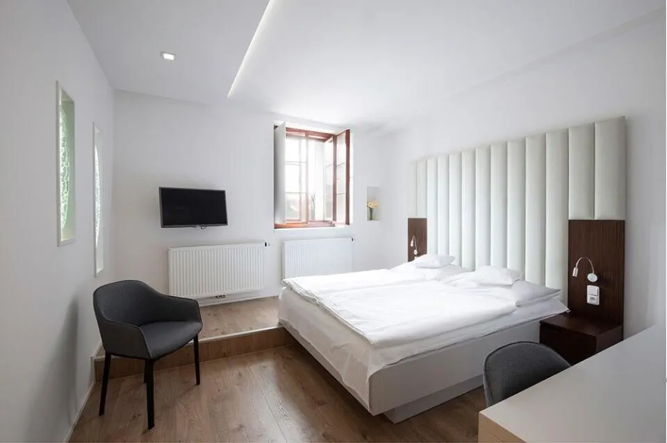 Hotel 100 Pardubice – Pardubice, Česká republika