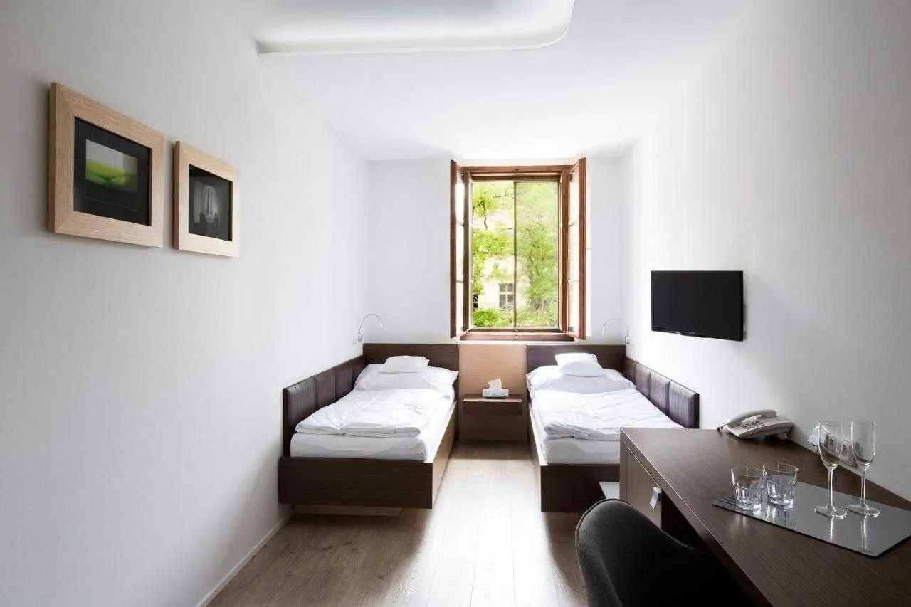 Hotel 100 Pardubice – Pardubice, Česká republika