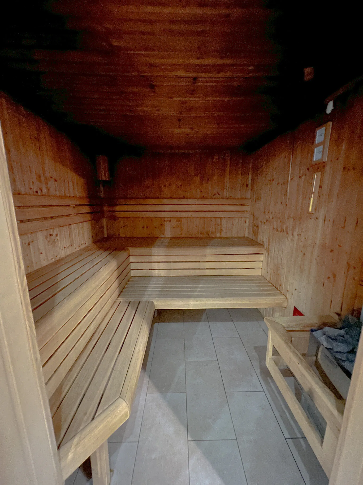 Club218 Red Wellness Apartman Siófok - foto 4