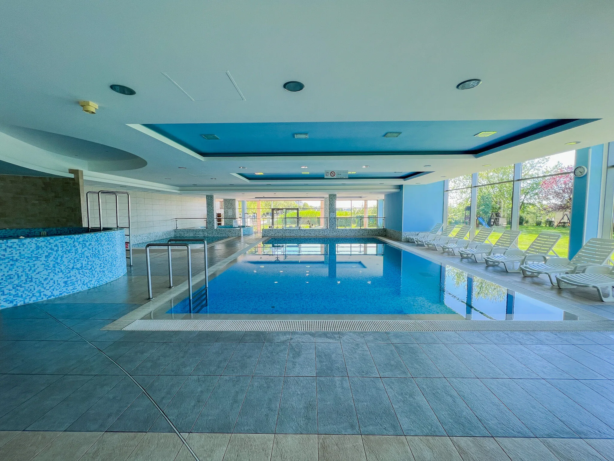 Club218 Red Wellness Apartman Siófok - foto 1