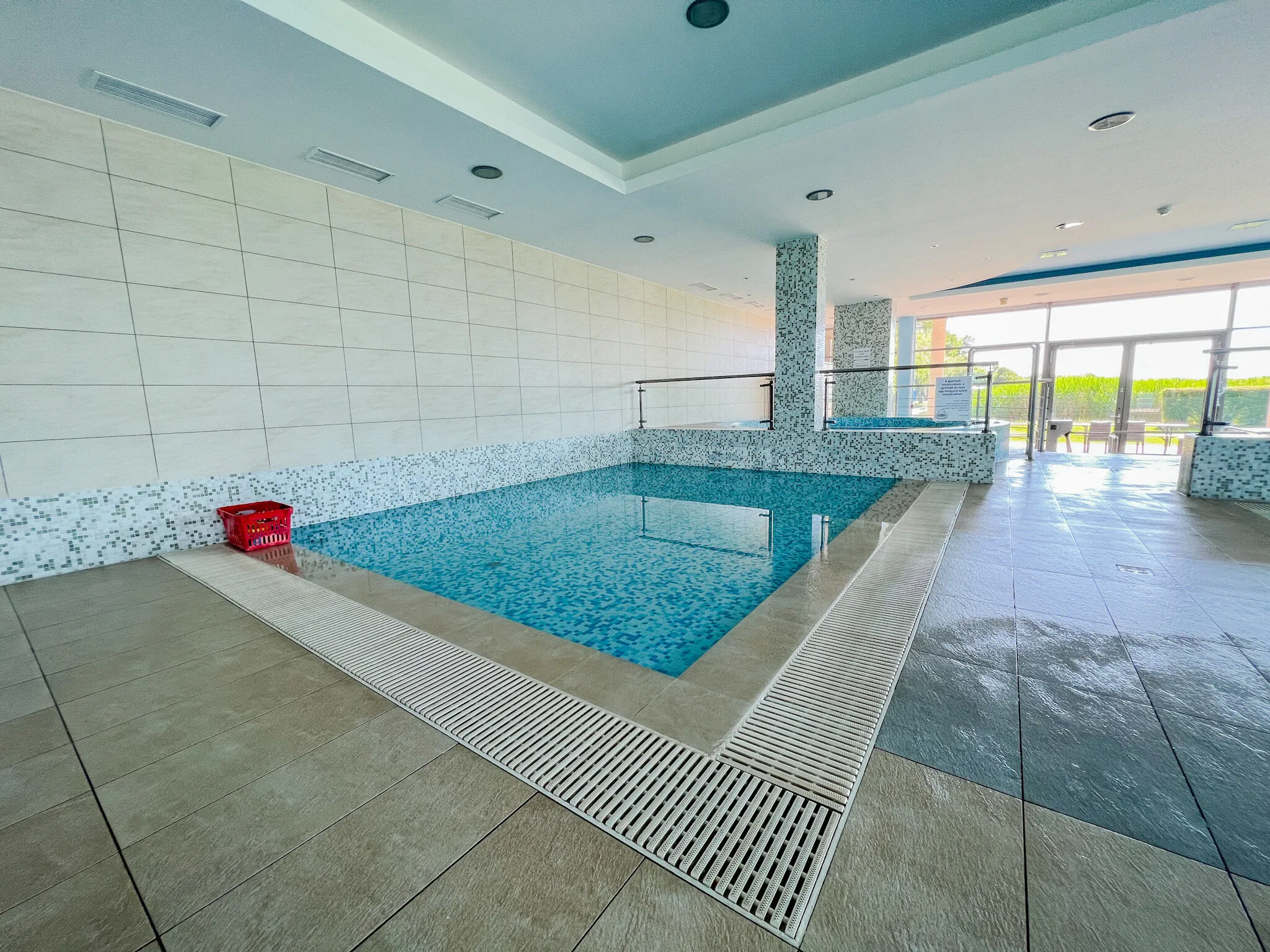 Club218 Red Wellness Apartman Siófok - foto 9