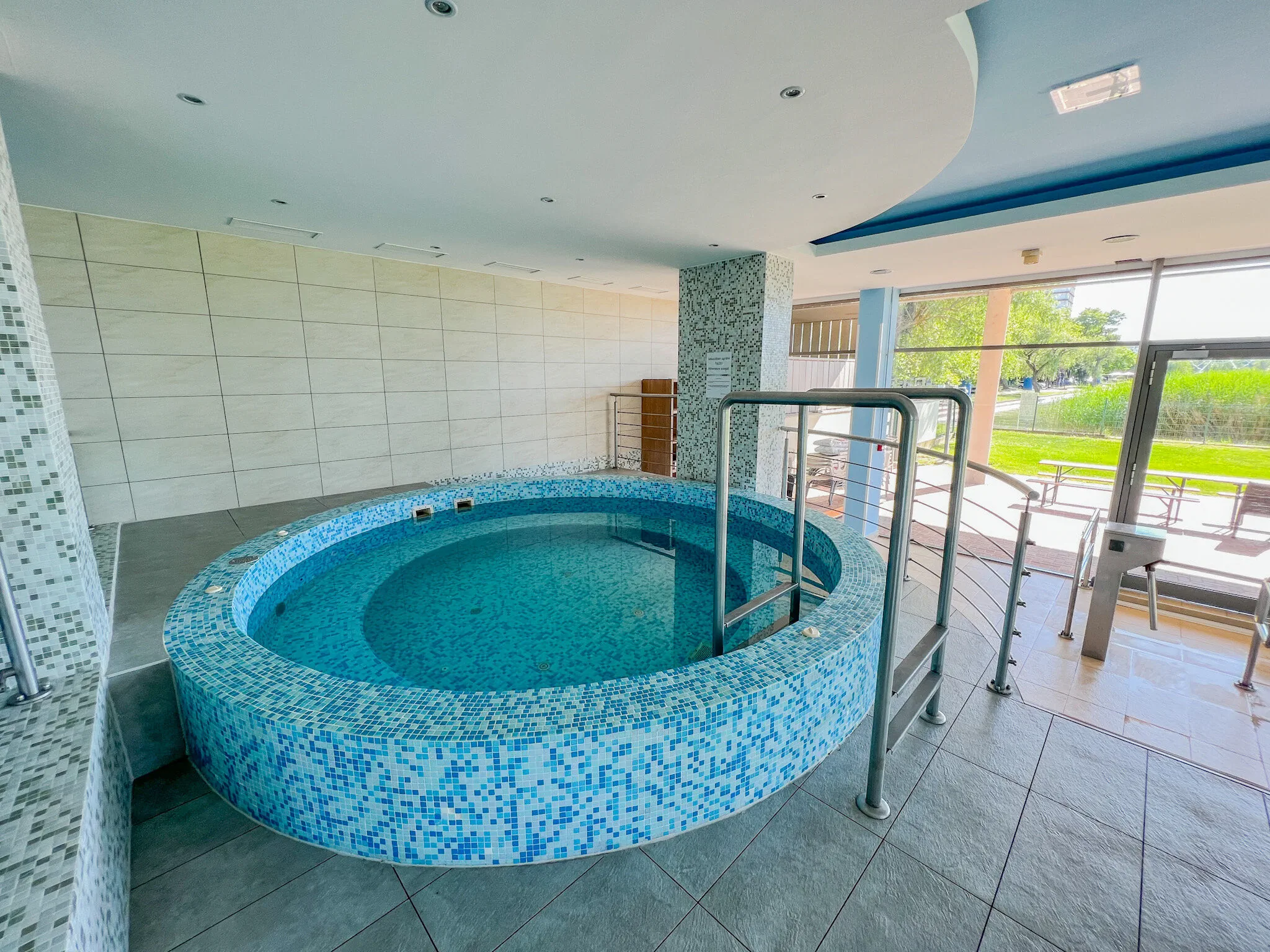 Club218 Red Wellness Apartman Siófok - foto 10