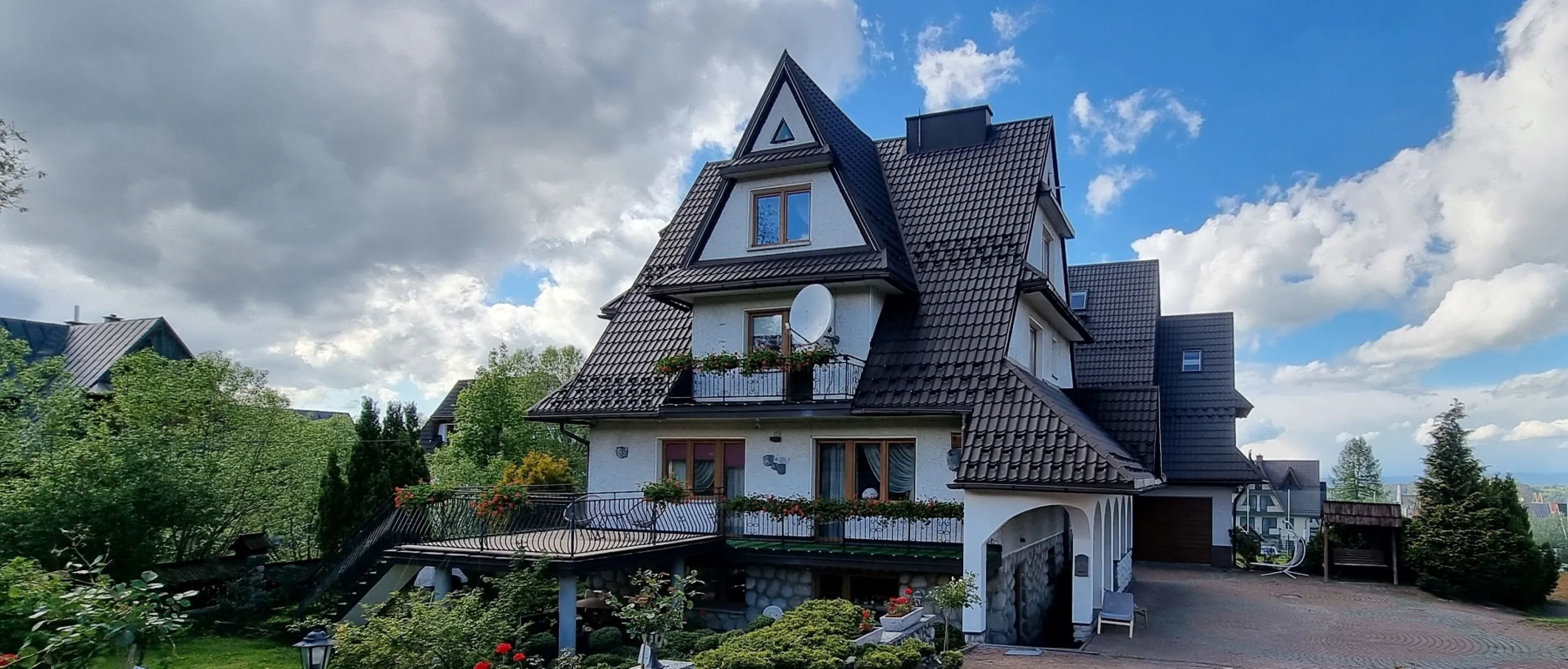 Willa Cyrlanka z widokiem na tatry Zakopane – Zakopane, Polska